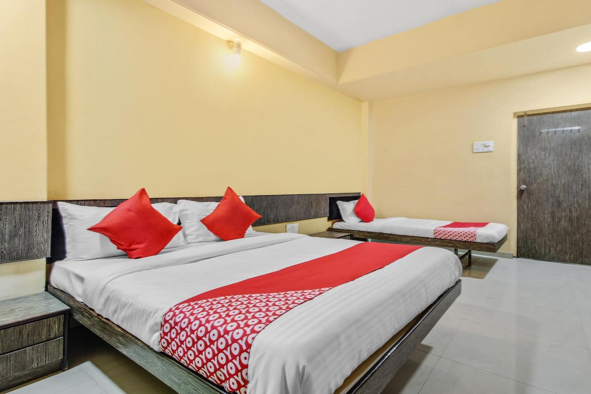 Hotel O Priyanka Residency Солапур Екстериор снимка
